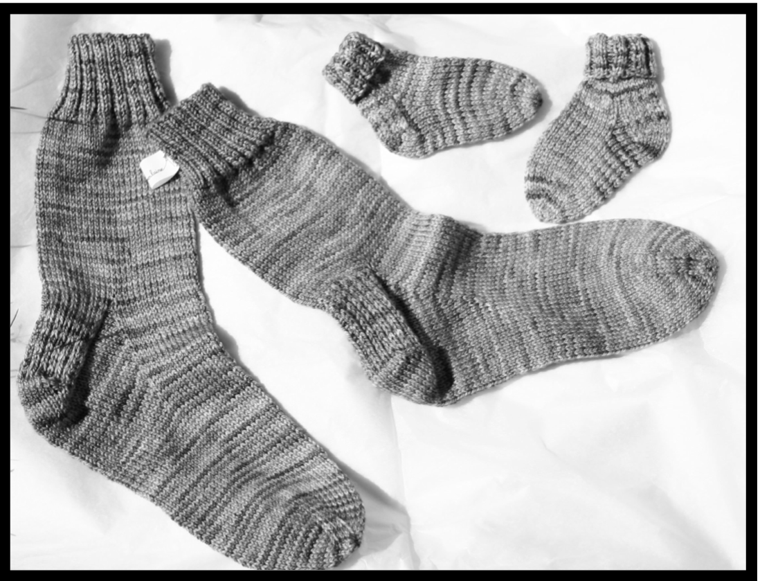 Patron de chaussettes : Un écheveau, une paire pour maman & Bébé !