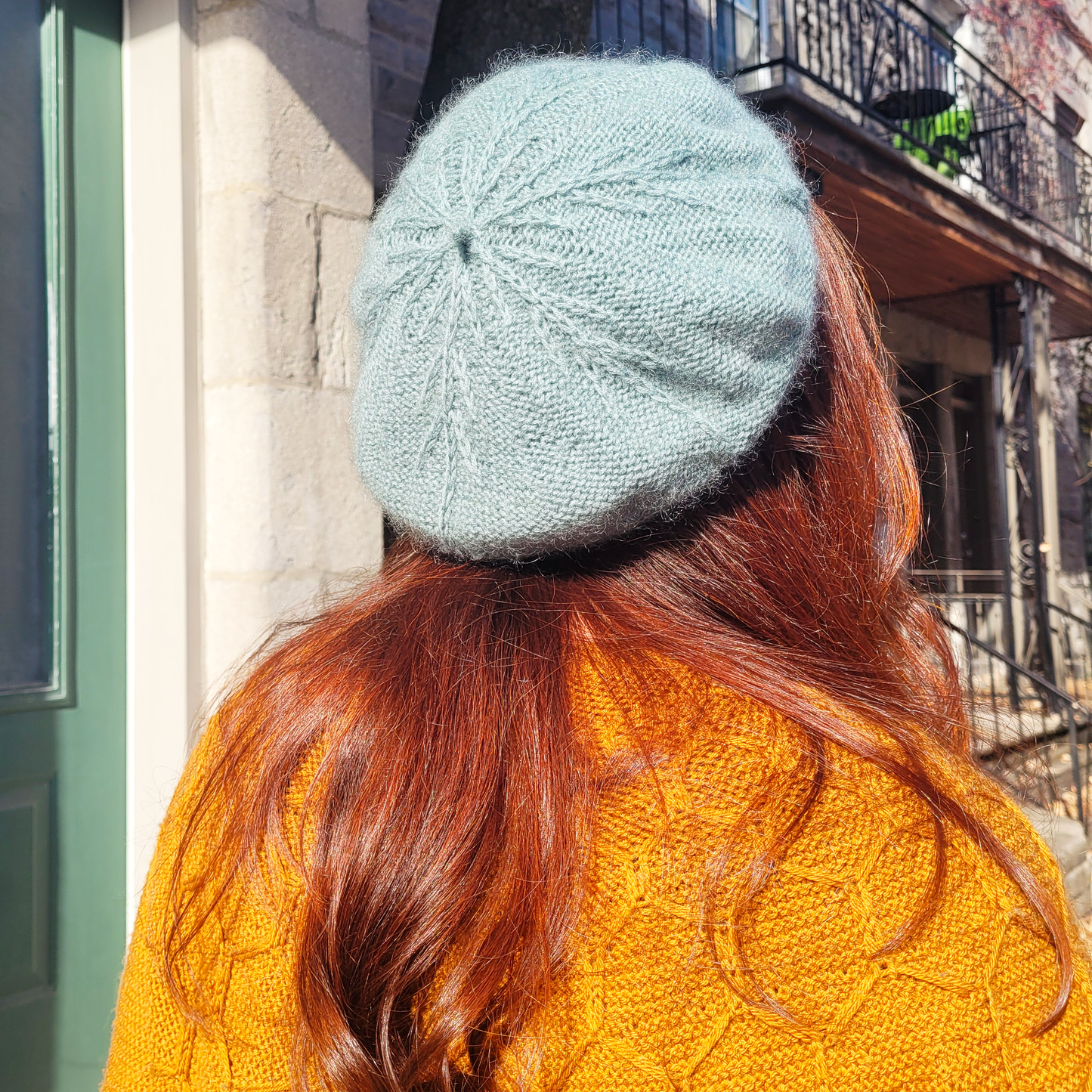 Pattern - Frost Flower Beret ~ Free online tutorial!