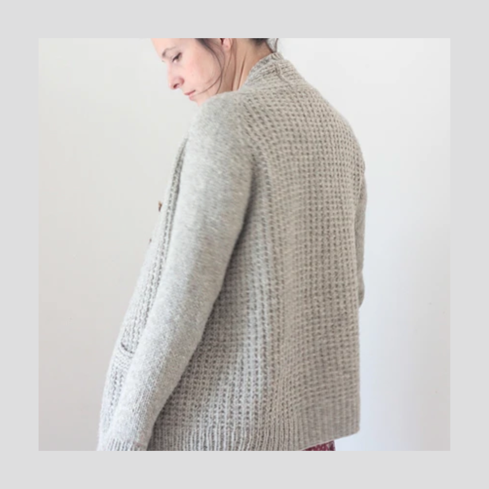 Je Tricote le Farm House Cardigan de Amy Cristoffers - Cours en ligne des Dimanches Tricotés (Juillet 2025)