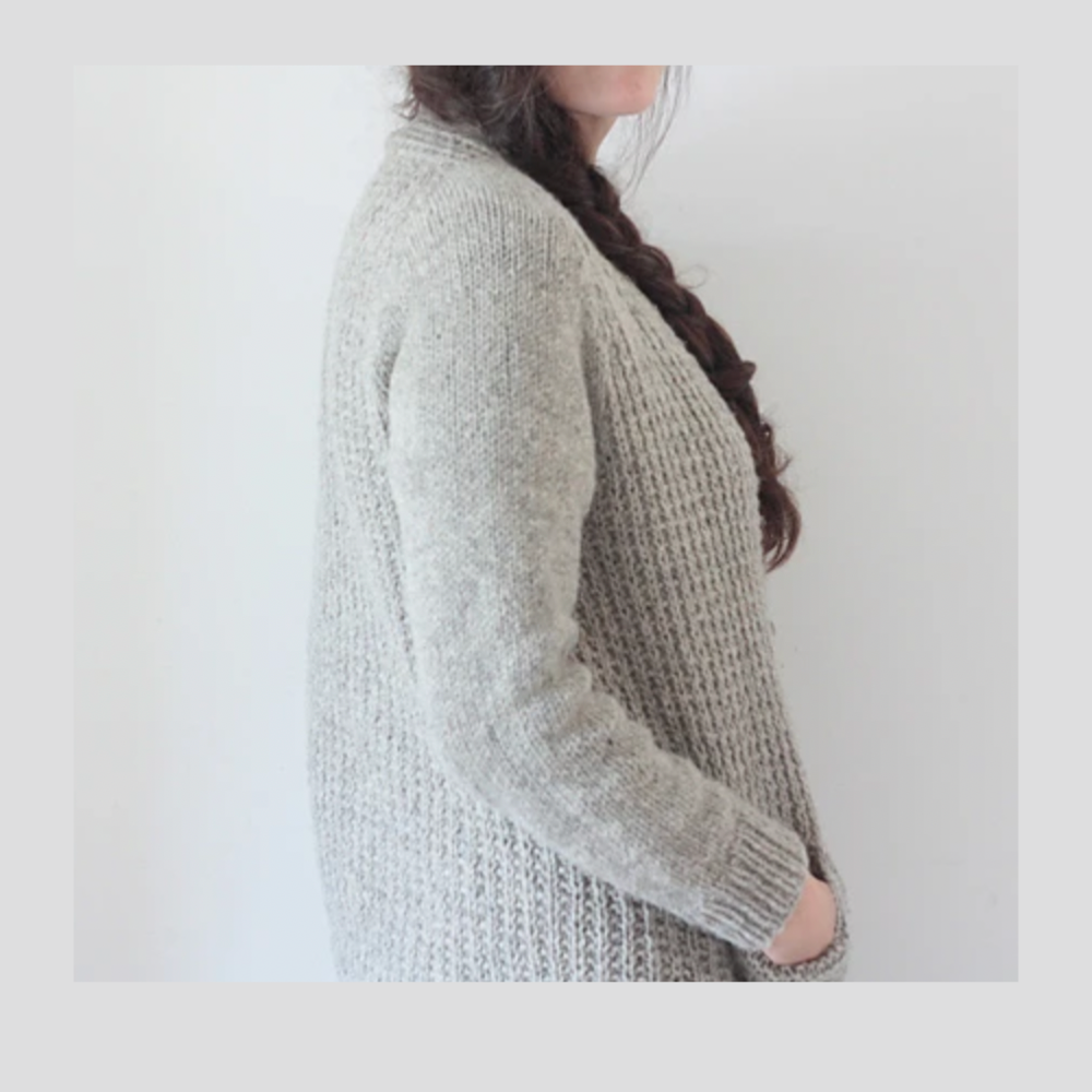 Je Tricote le Farm House Cardigan de Amy Cristoffers - Cours en ligne des Dimanches Tricotés (Juillet 2025)