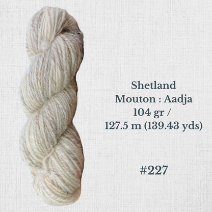 Hand-spun wool by Le Mouton Polaire