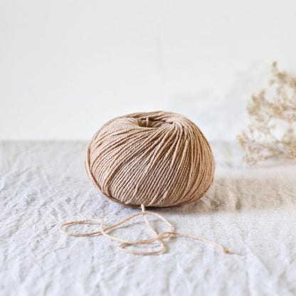 Gilliatt, 100% merino worsted woolen in 100 gr/250 m spun - De Rerum Natura