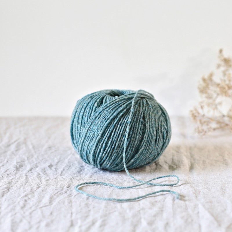 Gilliatt, 100% merino worsted woolen in 100 gr/250 m spun - De Rerum Natura