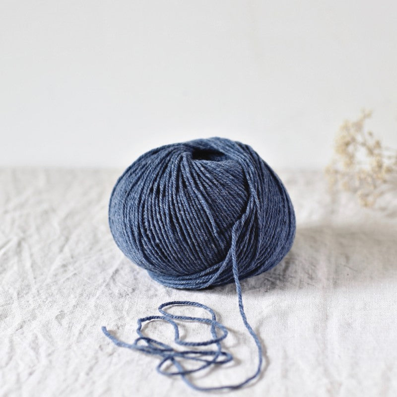 Gilliatt, 100% merino worsted woolen in 100 gr/250 m spun - De Rerum Natura