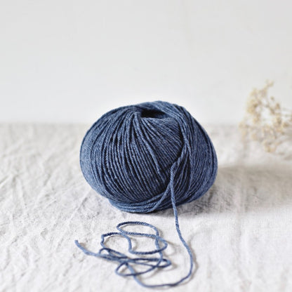 Gilliatt, 100% merino worsted woolen in 100 gr/250 m spun - De Rerum Natura