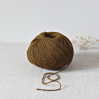 Gilliatt, 100% merino worsted woolen in 100 gr/250 m spun - De Rerum Natura